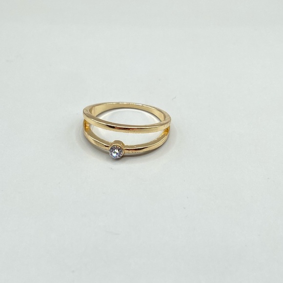 Fashion Jewelry Jewelry - Gold Tone Crystal Double Band Delicate Ring